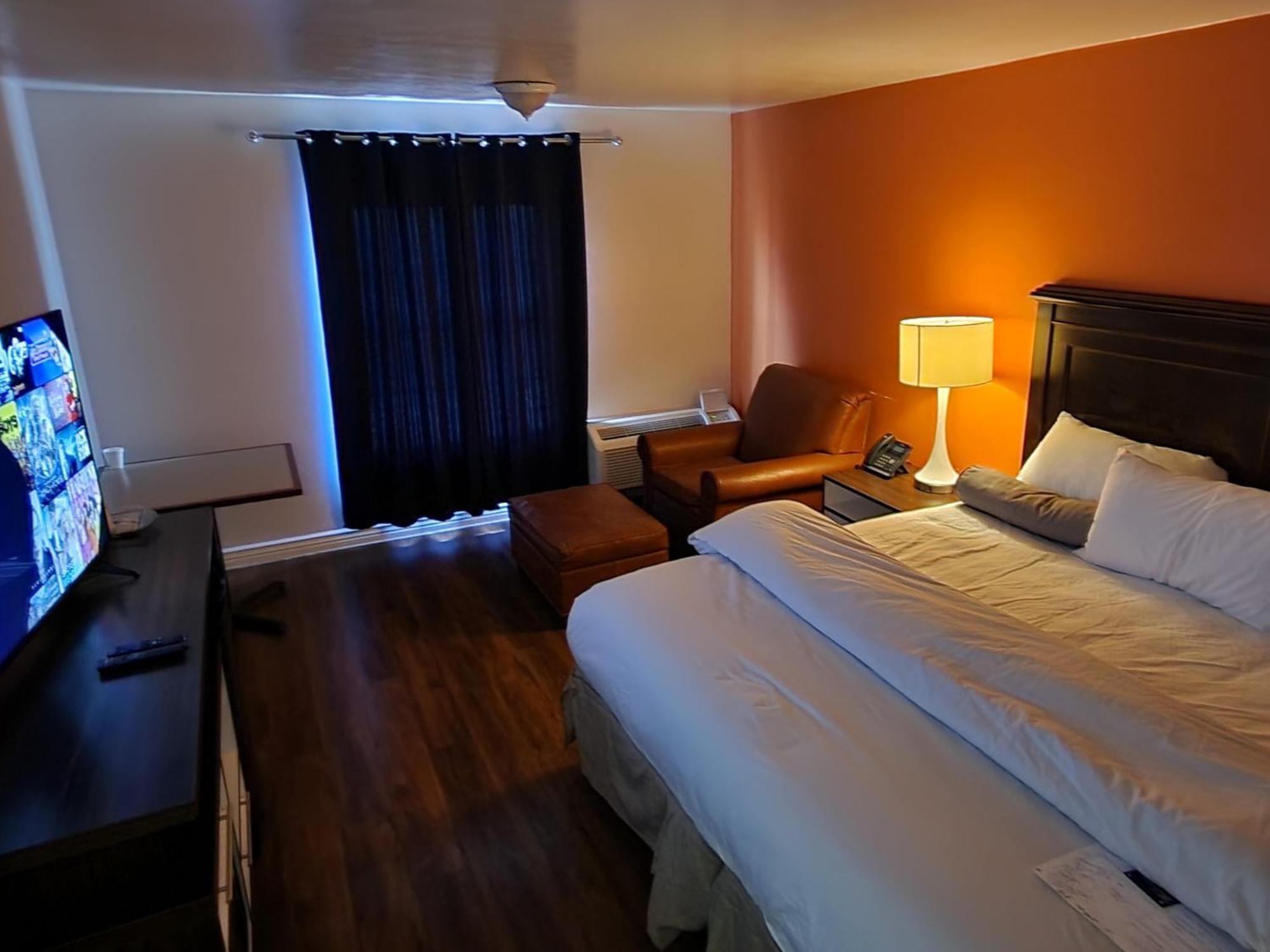 B&J Hotel And Apartments เพโคส ภายนอก รูปภาพ