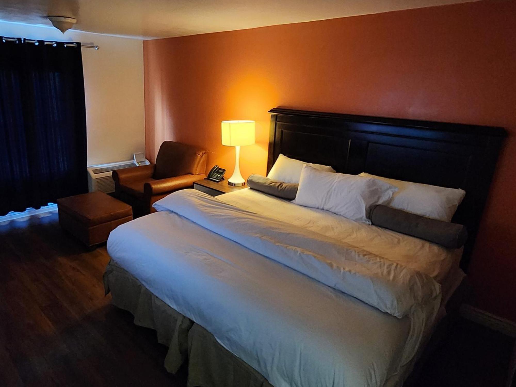 B&J Hotel And Apartments เพโคส ภายนอก รูปภาพ